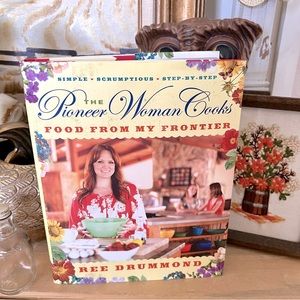 The Pioneer Woman Hardcover Cookbook